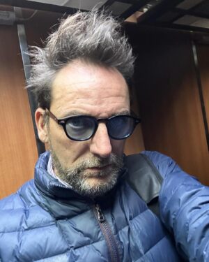 Daniel Fuenzalida Instagram - ¿Cómo estuvo abril? Aquí va un resumen de lo que fue mi mes. Con mucho trabajo, algunos altibajos 😅, pero siempre dándole con todo el ¡fuaaaa! 🙌 ¡VAMOS CON TODO EN MAYO! 🥳