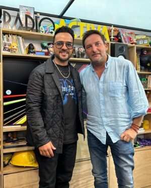 Daniel Fuenzalida Instagram - ¿Cómo estuvo abril? Aquí va un resumen de lo que fue mi mes. Con mucho trabajo, algunos altibajos 😅, pero siempre dándole con todo el ¡fuaaaa! 🙌 ¡VAMOS CON TODO EN MAYO! 🥳
