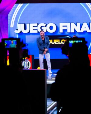 Daniel Fuenzalida Instagram - ¿Cómo estuvo abril? Aquí va un resumen de lo que fue mi mes. Con mucho trabajo, algunos altibajos 😅, pero siempre dándole con todo el ¡fuaaaa! 🙌 ¡VAMOS CON TODO EN MAYO! 🥳