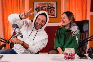 Daniel Fuenzalida Instagram - 🎶 Con la canción más escuchada, ¡despierten y vean el nuevo capítulo de #CómoEstánLosWe0nes! ¡No saben cuánto disfrutamos grabar este podcast! 😄 Así que, ¡vayan a verlo en YouTube o escúchenlo en Spotify! 🎧