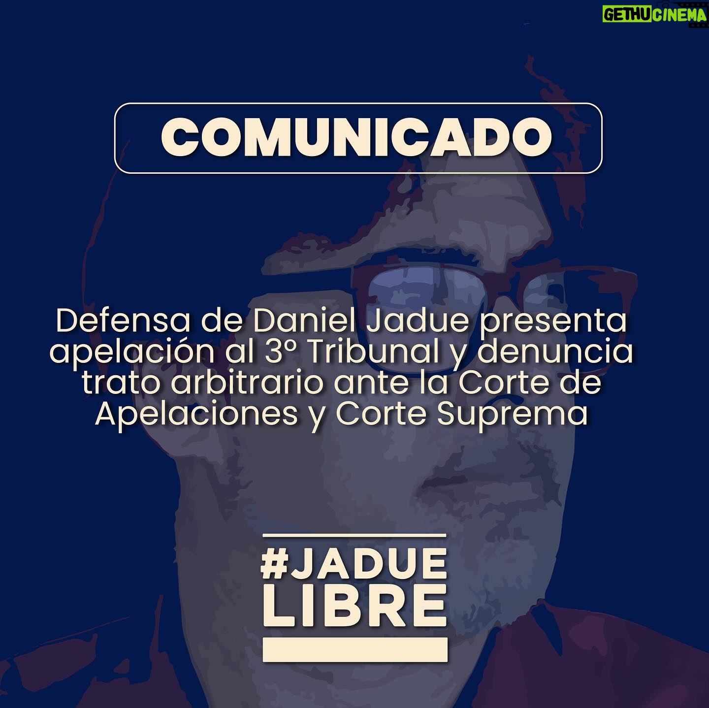 Daniel Jadue - 4.4K Likes - 🔵 Comunicado: Defensa de Daniel Jadue presenta apelación al 3 Tribunal de Santiago, y denuncia trato arbitrario ante la Corte de Apelaciones y Corte Suprema. (15-07-24) #JadueLibre #JusticiaparaJadue
1. El sábado 13 de julio la defensa de Daniel presentó al 3 Tribunal de Garantia una extensa y fundada apelación a la Corte de Santiago para obtener su libertad dejando sin efecto la decisión del día 8 de julio, dictada tras la imposición de una juez que la dirigió de realizar la audiencia a pesar de haber diligencias pendientes que no lo hacían viable.
2. Se denunció también a la Corte de Apelaciones y a la Corte Suprema el trato arbitrario del mismo tribunal que no dio tiempo razonable a la defensa para agregar al debate nuevos antecedentes que contradecían el supuesto riesgo de fuga, los que habían sido autorizados recién el viernes 5 de julio.
3. Se exponen todos los antecedentes y argumentos que hacen posible que Daniel salga de prisión preventiva para que pueda defenderse con eficacia, terminando con el trato excesivamente duro y desigual que viene recibiendo.
4. Esperamos que la apelación se alegue miércoles o jueves de esta semana en la Corte de Santiago, y que el recurso sea visto por jueces verdaderamente independientes, para que Daniel salga en libertad hasta ratificarse en un juicio justo su total inocencia y que no ha habido mérito para imputarle supuestos delitos que nunca cometió.
5. También esperamos que la Corte Suprema aplique sus facultades disciplinarias y correctivas para reprochar a quienes han actuado sin moderación, prudencia, distancia, ni ponderación en esta causa.