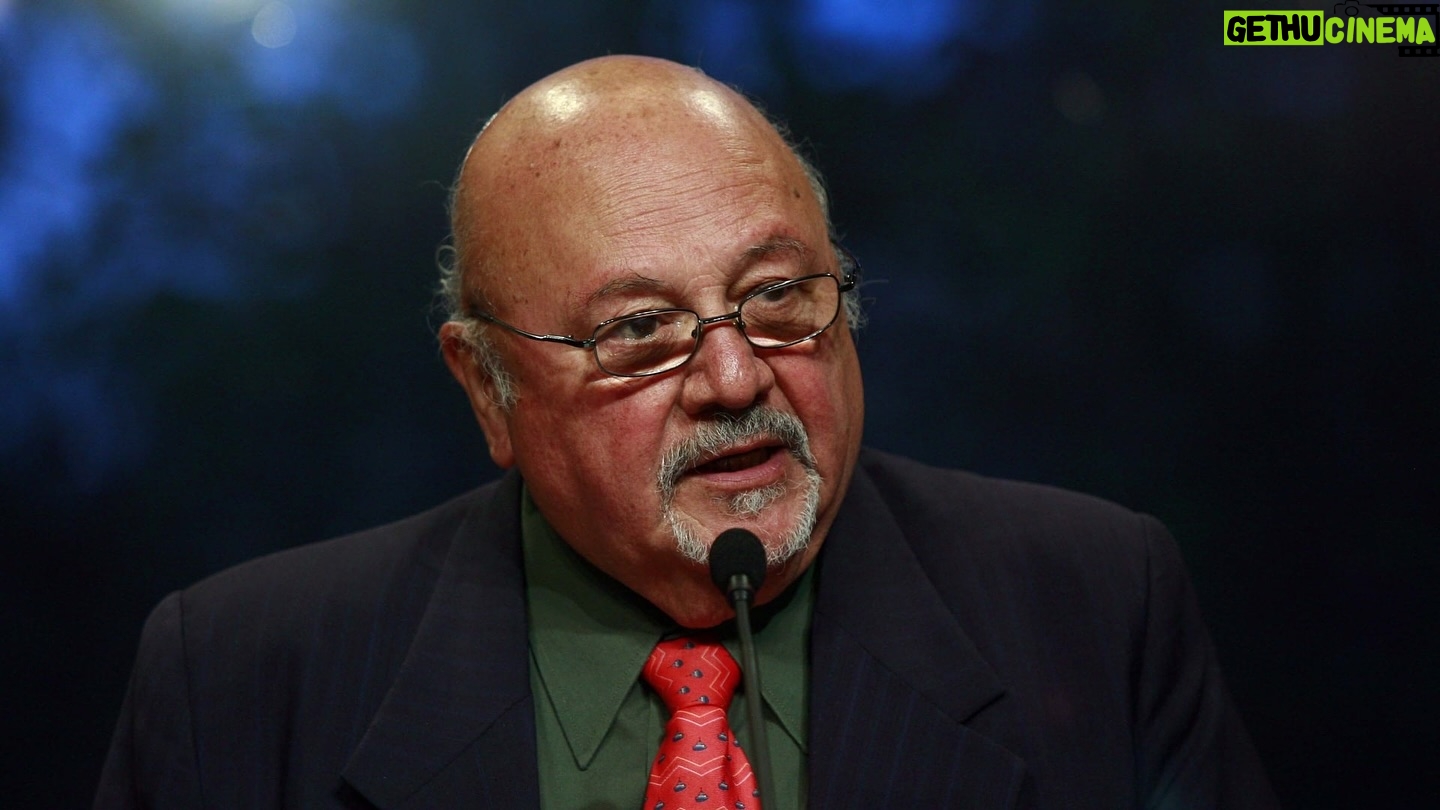 Daniel Jadue - 1.7K Likes - Triste noticia la muerte de Eduardo Contreras, comprometido abogado de derechos humanos. Nunca olvidaremos su valentía al interponer la primera querella criminal contra el dictador Pinochet. Mis condolencia a su familia. Honor y gloria!