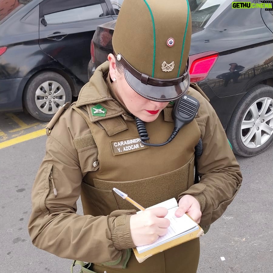Daniel Jadue - 1.1K Likes - 🚨👮🏻♀️👮🏻El día de ayer acompañamos una fiscalización de Carabineros a vehículos en los alrededores del Mercado Tirso de Molina.
🚫 Varios fueron multados por estar estacionados en veredas y lugares no habilitados. #recoletamuchomejor‼️✨