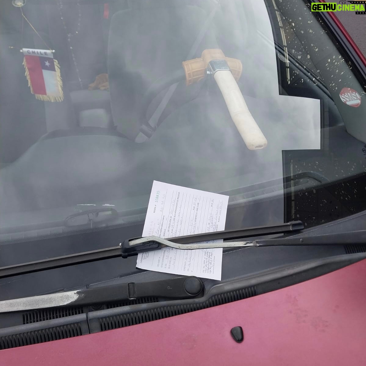Daniel Jadue - 1.1K Likes - 🚨👮🏻♀️👮🏻El día de ayer acompañamos una fiscalización de Carabineros a vehículos en los alrededores del Mercado Tirso de Molina.
🚫 Varios fueron multados por estar estacionados en veredas y lugares no habilitados. #recoletamuchomejor‼️✨
