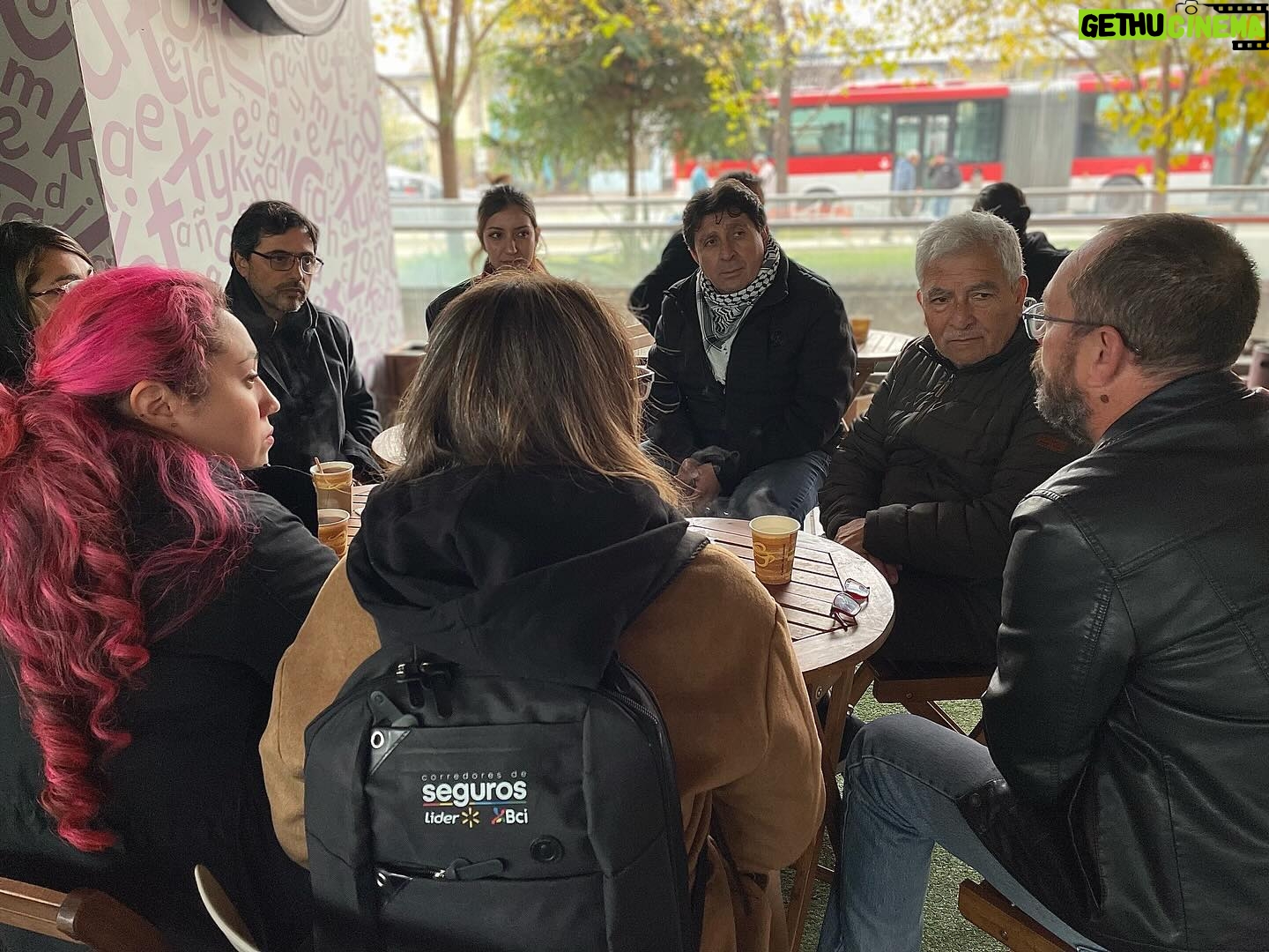 Daniel Jadue - 597 Likes - ✊¡Seguimos sumando apoyos a esta candidatura unitaria! Agradecemos al Partido Socialista por ser parte de este nuevo proyecto donde compartimos un mismo horizonte para mejorar Recoleta y las condiciones de vida de todos y todas las habitantes! #RecoletaAvanza