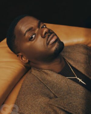 Daniel Kaluuya Instagram - An honour to grace the cover of @britishgq for The Kitchen

Interview by @adambaidawi 
Photographer @adrienneraquel 
Grooming @jessicasmalls 
Stylist @ronbreezy 

🙏🏿

🌍