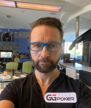 Daniel Negreanu Instagram - It’s showtime!!! 

Tonight @pokergo 5pm PST you can tune in live and for free @pokergo and on their YouTube channel.