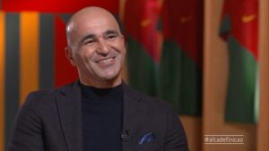 Daniel Oliveira Instagram - “Nós temos uma frase que trazemos connosco: Gosto da minha casa pelas pessoas que estão dentro”, Roberto Martínez, selecionador nacional, num retrato pessoal inédito. Este sábado depois do Primeiro Jornal, no Alta Definição, na @sicoficial