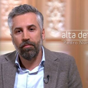 Daniel Oliveira Instagram - ALTA DEFINIÇÃO ESPECIAIS 
LUÍS MONTENEGRO E PEDRO NUNO SANTOS 
 
A SIC vai transmitir dois testemunhos inéditos sobre a história de vida dos líderes do PSD e PS, contados por cada um deles, em duas entrevistas especiais a serem emitidas durante o mês de fevereiro, antes do arranque oficial da campanha eleitoral para as legislativas de 10 de março.
 
Os dois candidatos ao cargo de Primeiro-Ministro falam sobre o que nunca falaram publicamente, no programa de entrevistas da SIC que, em 2024, cumpre 15 anos de emissão.