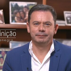 Daniel Oliveira Instagram - ALTA DEFINIÇÃO ESPECIAIS 
LUÍS MONTENEGRO E PEDRO NUNO SANTOS 
 
A SIC vai transmitir dois testemunhos inéditos sobre a história de vida dos líderes do PSD e PS, contados por cada um deles, em duas entrevistas especiais a serem emitidas durante o mês de fevereiro, antes do arranque oficial da campanha eleitoral para as legislativas de 10 de março.
 
Os dois candidatos ao cargo de Primeiro-Ministro falam sobre o que nunca falaram publicamente, no programa de entrevistas da SIC que, em 2024, cumpre 15 anos de emissão.