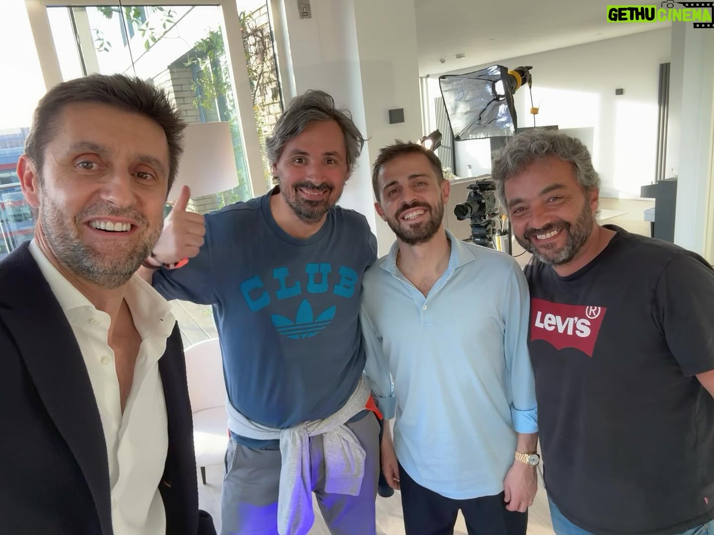 Daniel Oliveira - 4K Likes - Em Alta com o Homem do Jogo eleito pela UEFA. Vale a pena puxar para trás e ver a entrevista do @bernardocarvalhosilva no Alta Definição 👌🏻