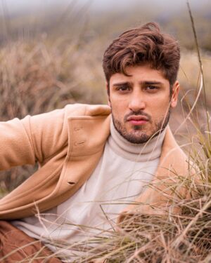Daniel Rocha Instagram - 𝔽𝕠𝕥𝕠𝕤 𝔾ℚ
 
𝕗𝕠𝕥𝕠𝕤 @guilhermelima 
𝕤𝕥𝕪𝕝𝕚𝕟𝕘 @samantha_szczerb