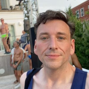 Daniel-Ryan Spaulding Instagram - July 4th Wknd pt. 2 - when I think about everything I’ve been through the past 2 years - getting sober, my weight loss, my surgeries, moving to NYC - I’m so grateful that I landed in a good place - with lots of kind, smart, beautiful, successful gay guys around me - and so many awful, hateful people far, far away from me 🙌 being homophobic, being an antisemite, living in a delusion, living in a conspiracy — is not sexy, it’s soggy & very unattractive 🌈 being a good person leads to only good things 🕊@powergaynyc @boysoffireisland