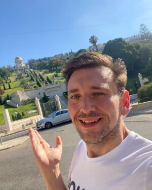 Daniel-Ryan Spaulding Instagram - @haifacity Day trip to Haifa, Israel to show you a little snippet of gay life there 🕊🇮🇱🏳️‍🌈 I’ll be doing my show Weds June 5 @zappalive ticket link in bio! Follow @jon_elk for more info about Gay Arab life in Israel 🙌