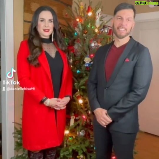 Danielle Bisutti - 1.3K Likes - Merry Christmas Eve and Happy Holidays!
Kyle and I arranged two American classic songs - a Christmas carol and a childhood favorite - to capture the merriment & magic of the Holiday Season. Sending greetings of comfort & joy to you and your loved ones!
#merrychristmaseve #merrychristmas2022 #merrychristmas #happyholidays #seasonsgreetings #Christmas #carols#holidaygift #christmassongs #christmascarols #silentnight #somewhereovertherainbow #harmony #medley#christmas2022