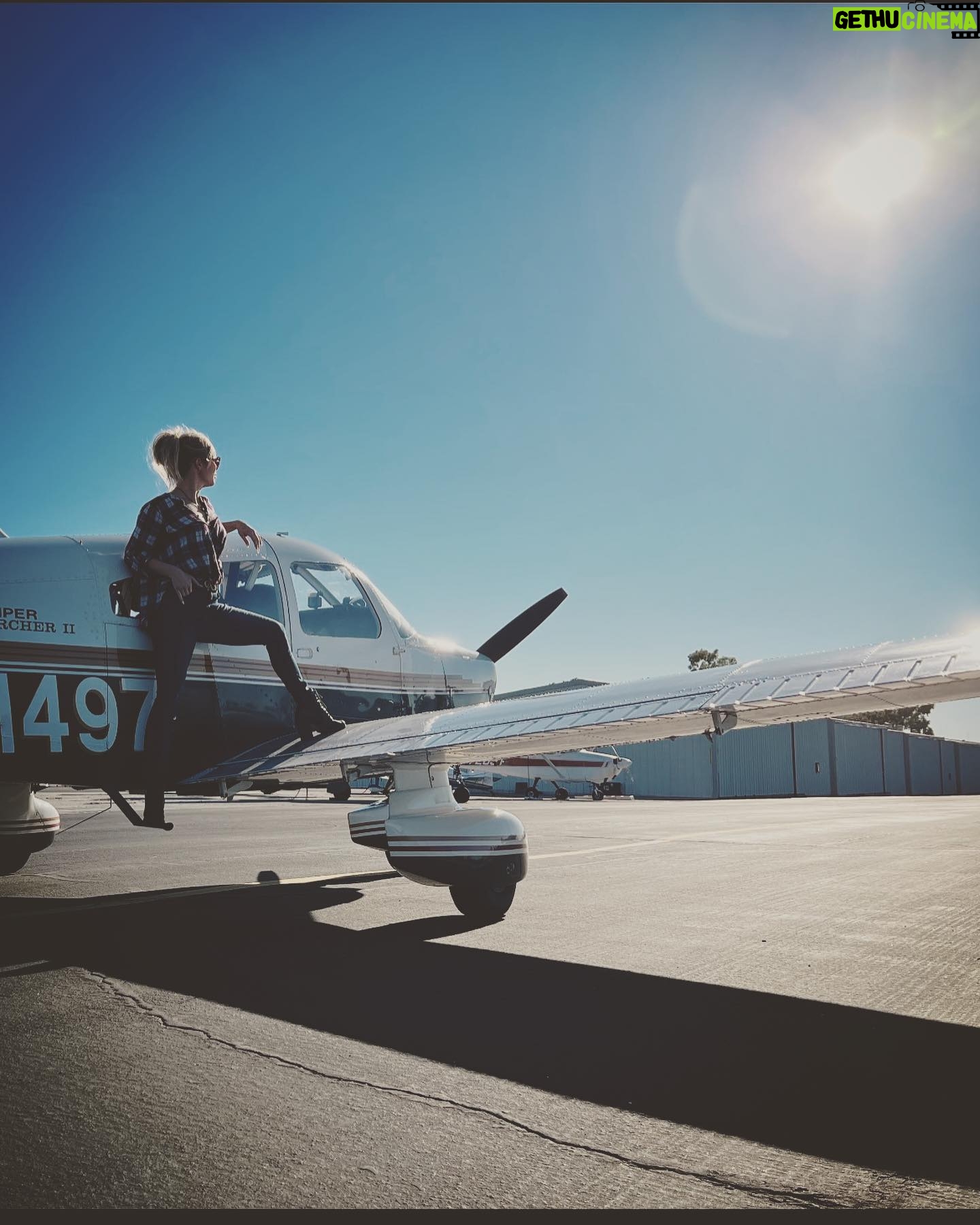 Danielle C. Ryan - 1K Likes - Flyin into February likeā¦.
Had such an amazing time with @iambretjames and @katythetrask and canāt wait for my next flight! š« #imhooked #plane #flight #pilot #takeoff
