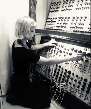 Danielle 'Danz' Johnson Instagram - Throwback at @tonetweakers #thesynthsantuary with a KB Electronic Music Instrumentation Wavemakers Modular System.