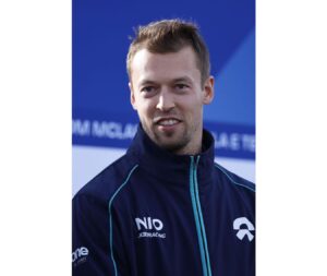 Daniil Kvyat Instagram - Good feeling in my first Formula E test! Got up to speed pretty fast and learning a lot with each lap… Hasta la vista 🤠😄 

 Thanks to @nio333formulae for a smooth ride 💪🏼