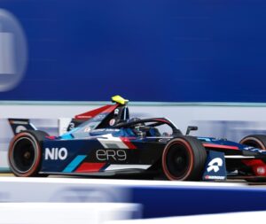 Daniil Kvyat Instagram - Good feeling in my first Formula E test! Got up to speed pretty fast and learning a lot with each lap… Hasta la vista 🤠😄 

 Thanks to @nio333formulae for a smooth ride 💪🏼