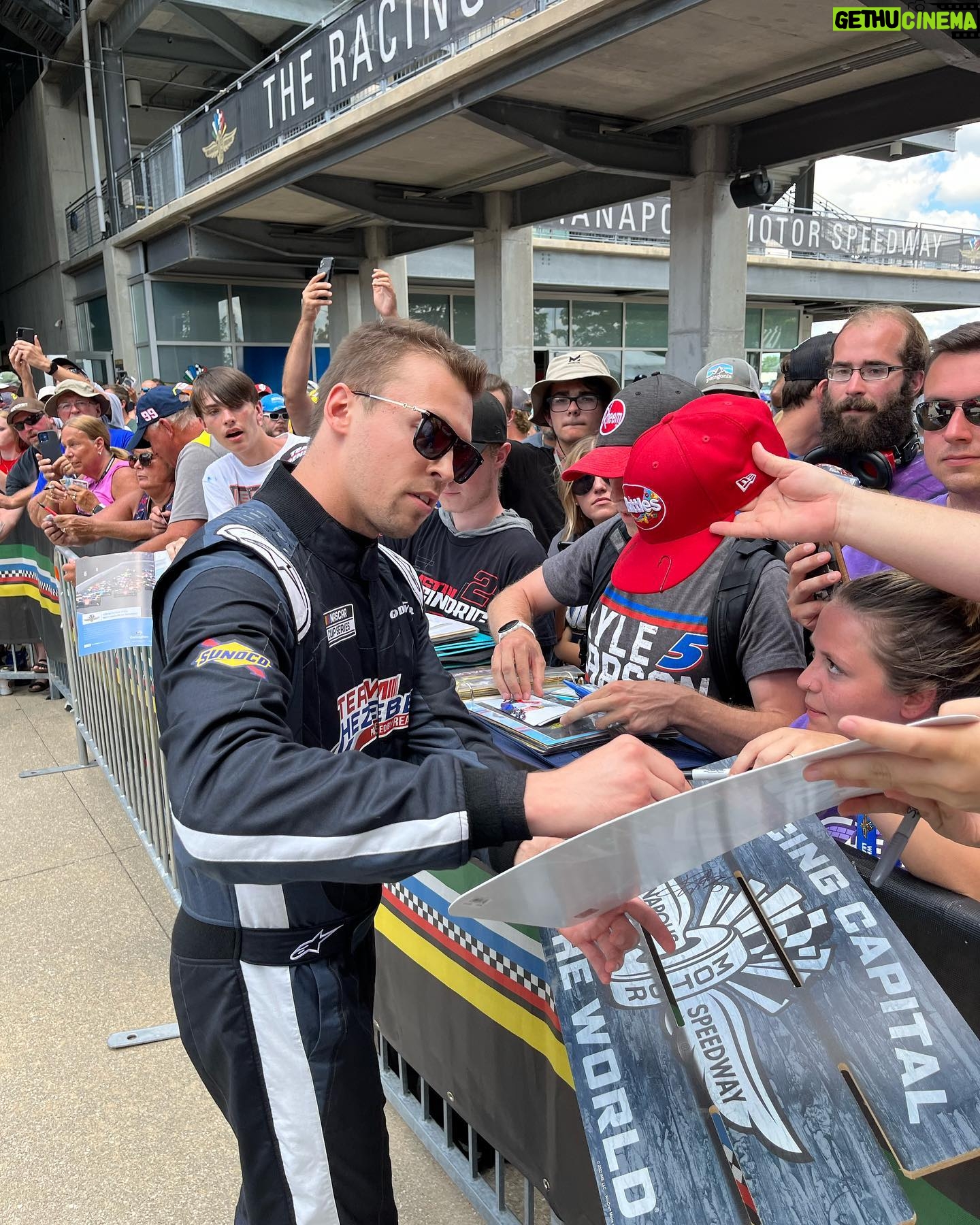 Daniil Kvyat - 27K Likes - NASCAR debut: ✅
What a race! Happy with my first ever experience in NASCAR. Basically started driving directly in the race, which was quite a ride!😄 Some nice battles, lot of laps completed, and improving with each of them in a brand new car for me. Loved it! / Очень рад положенному началу в Наскар, проехал много кругов и в каждом из них осваивался к совсем новой для меня технике! 👌🏼