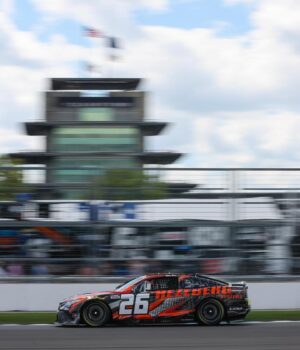 Daniil Kvyat Instagram - NASCAR debut: ✅ 

What a race! Happy with my first ever experience in NASCAR. Basically started driving directly in the race, which was quite a ride!😄 Some nice battles, lot of laps completed, and improving with each of them in a brand new car for me. Loved it! / Очень рад положенному началу в Наскар, проехал много кругов и в каждом из них осваивался к совсем новой для меня технике! 👌🏼