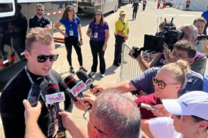 Daniil Kvyat Instagram - Saturday photo report 😄 what a wild ride! First time ever in a NASCAR car, great effort by everyone in the team to get car on track and running. Tomorrow we go for some racing!
Очень рад что проехали несколько кругов сегодня, все в команде сделали отличную работу что бы машина была на ходу! Завтра гонка 🏎