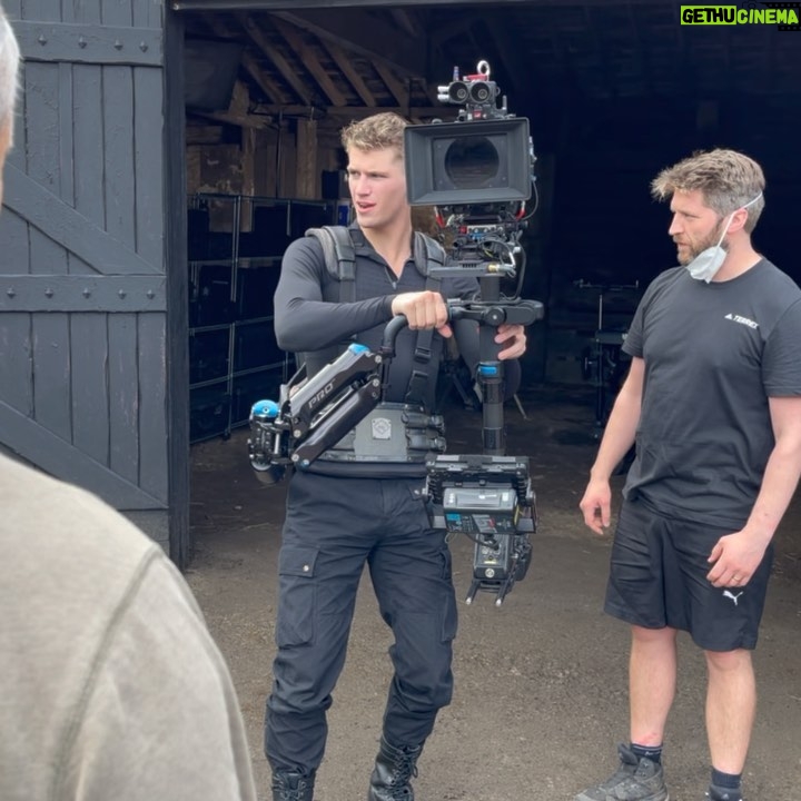Danny Griffin - 556.6K Likes - First time ever using a steady cam thanks to Gregg being really trusting, this thing weighs about 45-50kg and these guys keep it straight and level whilst also walking backwards, wish I could do it but I couldn’t even keep it straight….
Fate S2 photo dump 🙌🏼🙏🏼