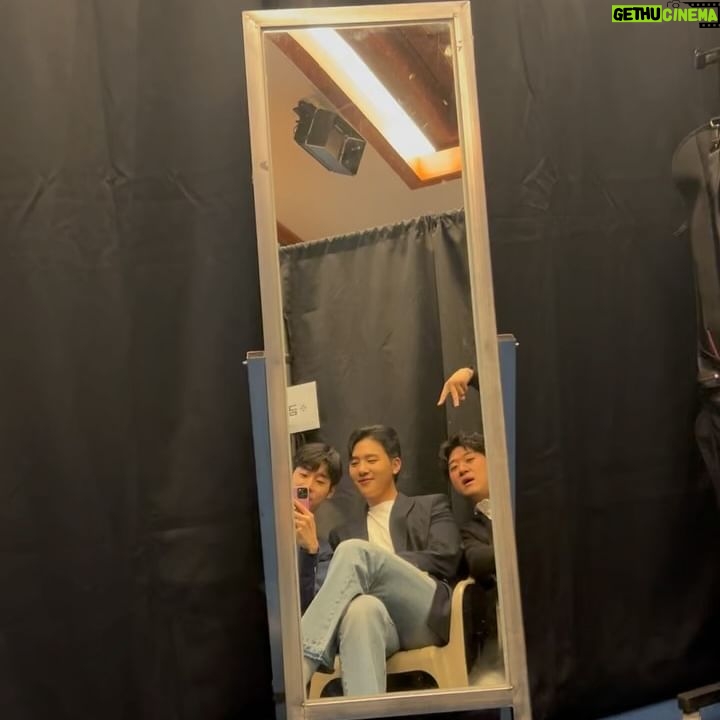 Danny Koo - 3 Likes - Backstage at the Blue House 🇰🇷
#청와대