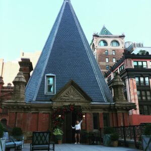 Danny Masterson Instagram - Just the dopest hotel in NYC. Shire cabin on the roof. #thebeekmanhotel