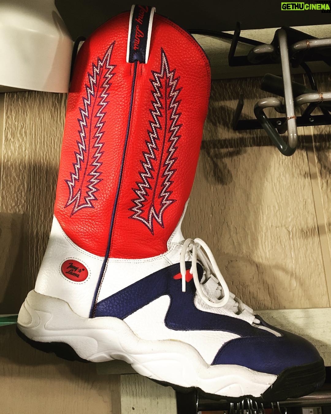 Danny Masterson - 21.7K Likes - New colab w #tonylama & #nike on the Air Force #RoosterBennett ...Comin in hot at footlocker. feb 2019. Pre order www.🐓.com