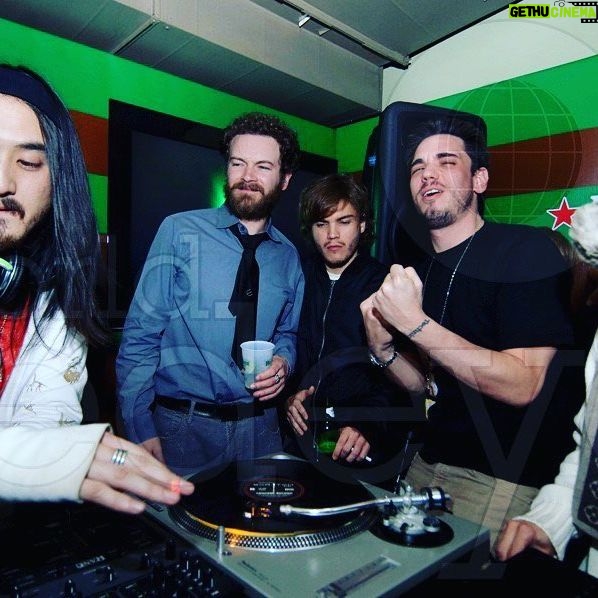 Danny Masterson - 19.2K Likes - Oh man what a night (that i cant remember). @steveaoki #djmomjeans #@djamlives and @jusske perhaps this is sundance? Think we played hour long sets each then went song for song. @emilehirsch holding down booth security while @tjjefferson was playing paparazzi. @jenniweinman u got details?