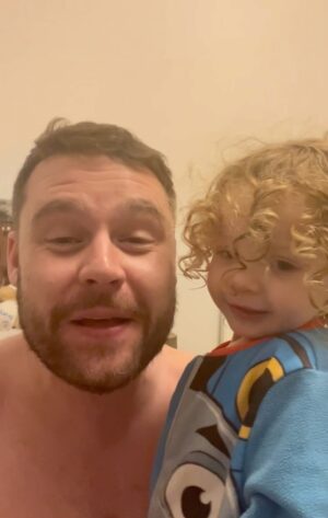Danny Miller Instagram - Done a full day of work, got back, give him his tea, had a bath with him, a sing song, a dance a long, 4 books read (twice) and just before bed.. THIS 🙄 😂

#dad #son #mum #love