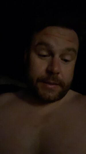 Danny Miller Instagram - The noise in here!! 😡😡😡😡

#dad #dads #life #fyp #quiet #clean