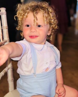 Danny Miller Instagram - Sometimes all it takes is a little hand reaching for yours to remind you that theses are, without a doubt, the best years of your life.💙