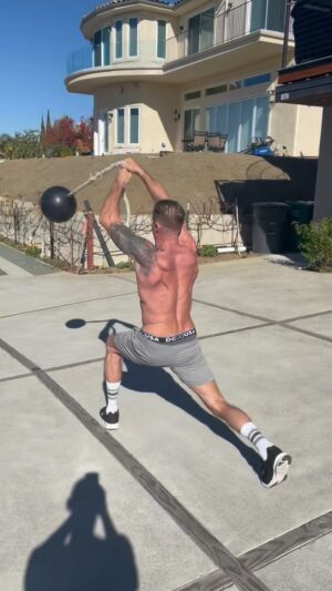 Danny Way Instagram - Tornado ball lunges to end the Friday training mission @paul.chek disciple