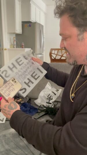 Danny Way Instagram - @bam__margera has a very special mind and his creativity is infinite. Some might call it #batshitcrazy I call it clever. Striggoi represent #heartagram @yelawolf 🤘🙏