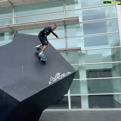 Danny Way - 6.3K Likes - That’ll wake everyone up ⚡️⚡️⚡️⚡️ @kristion_sk8 @planbofficial #macbalife Barcelona