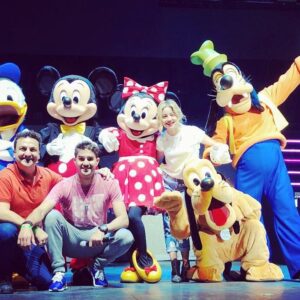 Dany Martins Instagram - Con dos amigazos de #disney @karolsevillaofc y @diegotopaok festejando el cumple de @mickeymouse_la en el #LunaPark #mickey90 #felizcumplemickey 🥳