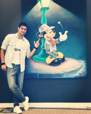 Dany Martins Instagram - Hoy desde temprano, visitando al jefe en las oficinas de #WaltDisneyCompany Que lindo es venir, y encontrarme con tanta gente que quiero! Este es uno de los cuadros que más me gusta de #Mickey! #familyday #sabado #look @martinaditrento_oficial @gbay_oficial