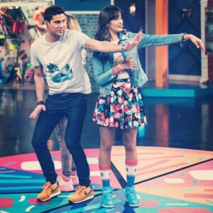 Dany Martins Instagram - Que hacen????? @nickiluis Ahhhh ya se!!! Estamos invitando a todos a ver #pijamaparty Hoy a las 17 Hs Arg! Por @disneychannel_la #baile #sabado #disney #disneychannel