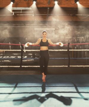 Danyelle Wolf Instagram - Two words, DO WORK! It’s Monday, get out there and get after it! #wolfpack #mondaymotivation #ufc #dwcs #contenderseries #ufccontenderseries #mma #fitnessgirl