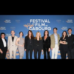 Daphné Patakia Instagram - Merci @festivaldecabourg ✨
Avec le meilleur jury💕

@prada @judithstora 
@fendi @elepossi 
@alexlagardere 
@phophiemathiasmakeup 
@marinearto
