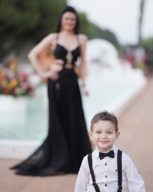 Dareen Haddad Instagram - Mr & Mrs.Bayram Eltonsy 🤣🎩
Special thanks for the best @ahmedabdullah_official 🔥
Shot by @brahim_abbes ❤️
Thank you Rahma 😘for my hair #makeupmyself #finallookmakeup #bymyself 
#meandmynephew #tunisia #weddingphotography #tunis #mariage #boystyle #auntlife