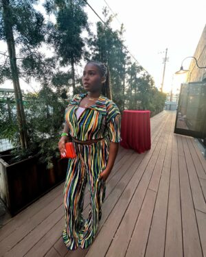 Daria Johns Instagram - Thank you so much @bingtracey for the invite to @ridebackrise ‘s Rise to Comedy Show✨ Such a great night💗
•
•
#daria #dariajohns #explore #explorepage #rideback #ridebackrise #comedy #comedyshow #outfit