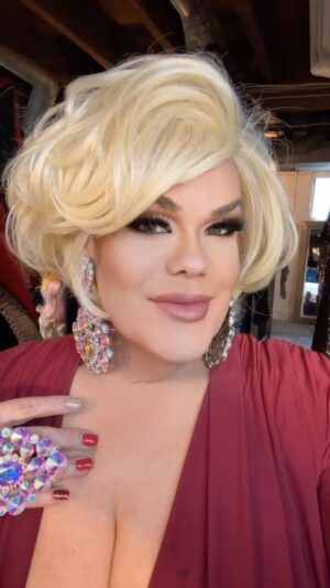 Darienne Lake Instagram - Atlanta,tonight I’ll be at @outfronttheatre for my new show Altered Boy. Come laugh and stare at my boobs.