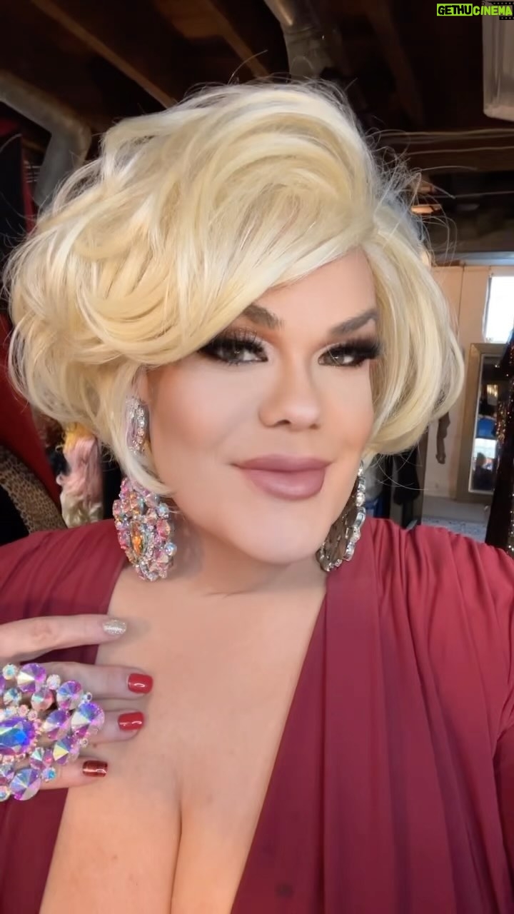 Darienne Lake - 3.3K Likes - Atlanta,tonight I’ll be at @outfronttheatre for my new show Altered Boy. Come laugh and stare at my boobs.