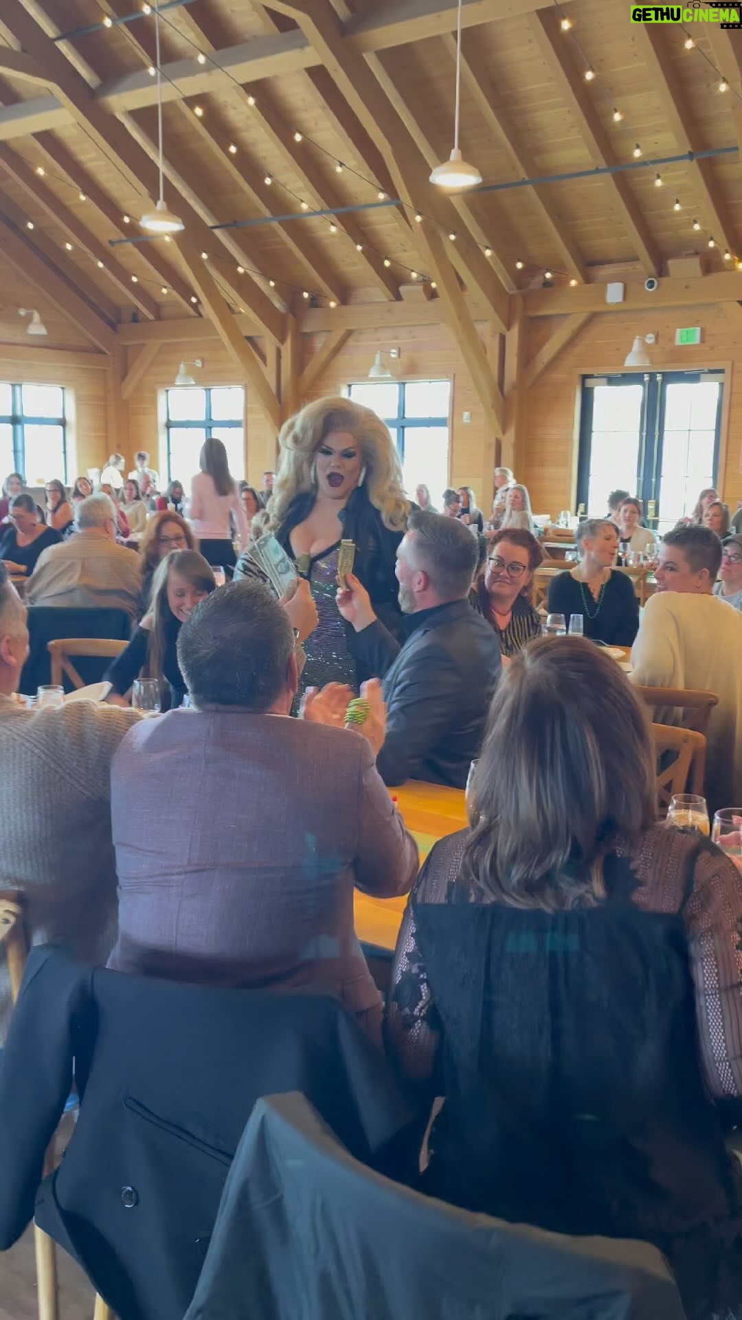 Darienne Lake - 25.5K Likes - Is your husband single? @rocdragmetobrunch is always a wild time!