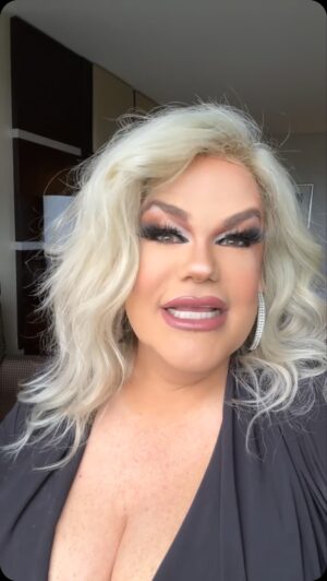 Darienne Lake Instagram - Bed head and beautiful. Little Falls NY