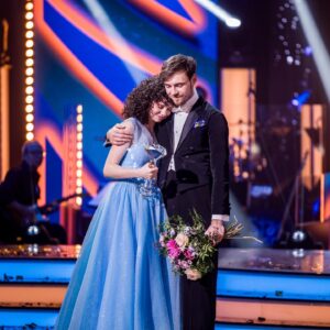 Darija Pavlovičová Instagram - Je úterý a já pořád nemůžu uvěřit, že tohle se opravdu stalo.

Jsem stále plná emocí z celého večera a tak ráda bych si ho prožila znovu✨ Byla to neskutečná cesta. Celý ten půlrok byl tak úžasný - poznala jsem skvělé lidi, zažila tolik srandy, nervů a radostí. Hlavně mě ale StarDance spojilo s @dominikvodicka a dalo mi tak skvělého parťáka, co mě naučil víc než tančit. Děkuju*

 A vy - milí lidé, fanoušci, diváci - děkuju za neskutečnou podporu. Bez vás by to nešlo a já jsem ráda, že vás naše tance i cesta oslovily. 

Mějte krásné a klidné svátky🤍
A snad brzy na viděnou*

Vaše D&D🌌

#stardance #darijadominik #sd1
📸 - Mikuláš Křepelka | @stardancecz