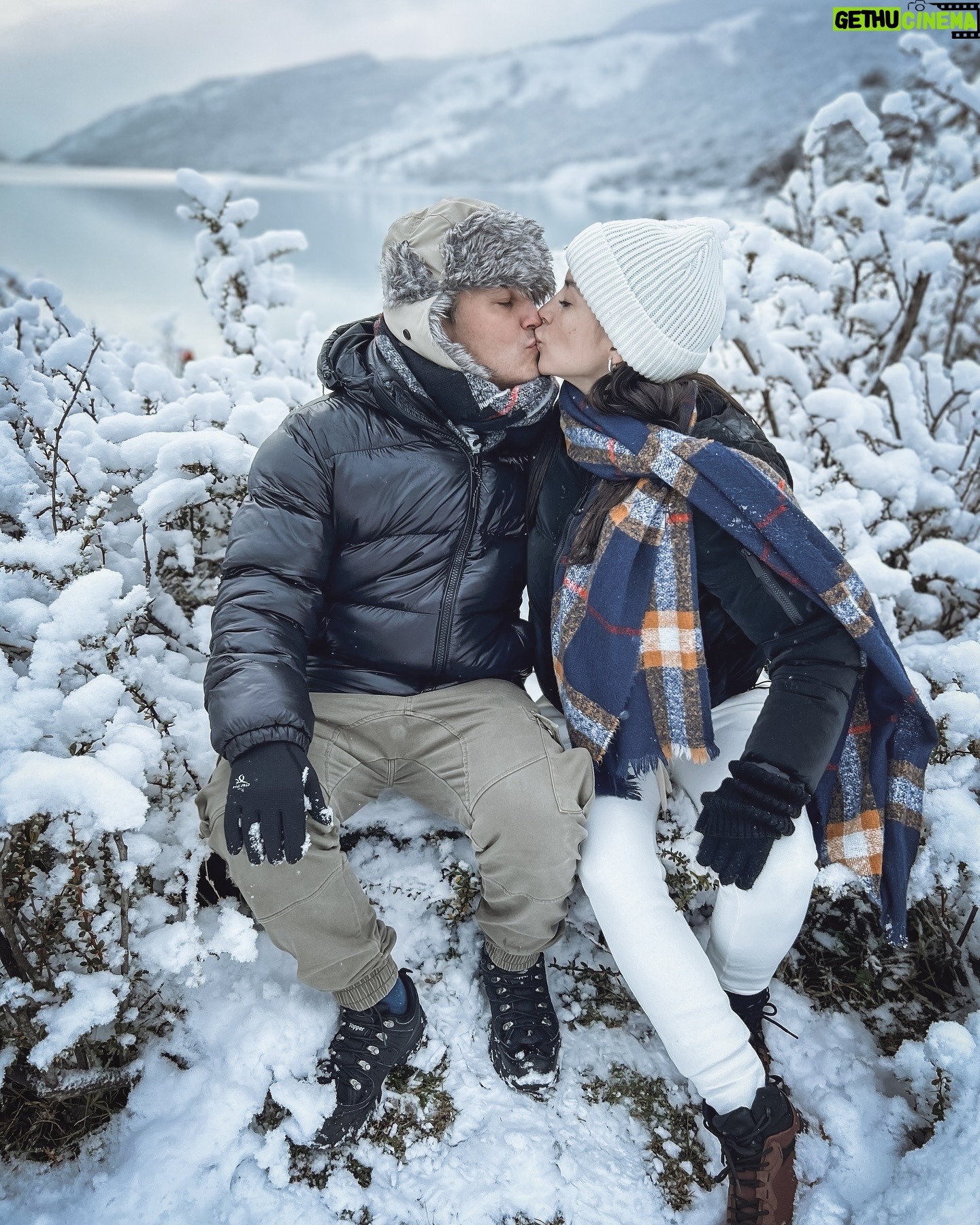 Darío Lopilato - 6.8K Likes - GLACIARES GOURMET
@marpatagcruceros ★★★★★
Navegamos por el Lago Argentino, por el Canal de los Témpanos, recorriendo el Brazo Norte, con una vista increíble en el Glaciar Spegazzini, Upsala y Perito Moreno. También desembarcamos en Puesto de Las Vacas 🐮
Una excursión sumamente recomendable.
@elcalafatetierradeglaciares
Gestión: @bal.luciano
@designsuites 🏨
@babiaviajes ✈️
@carina_bradanini @leti.loo @federicairigaray